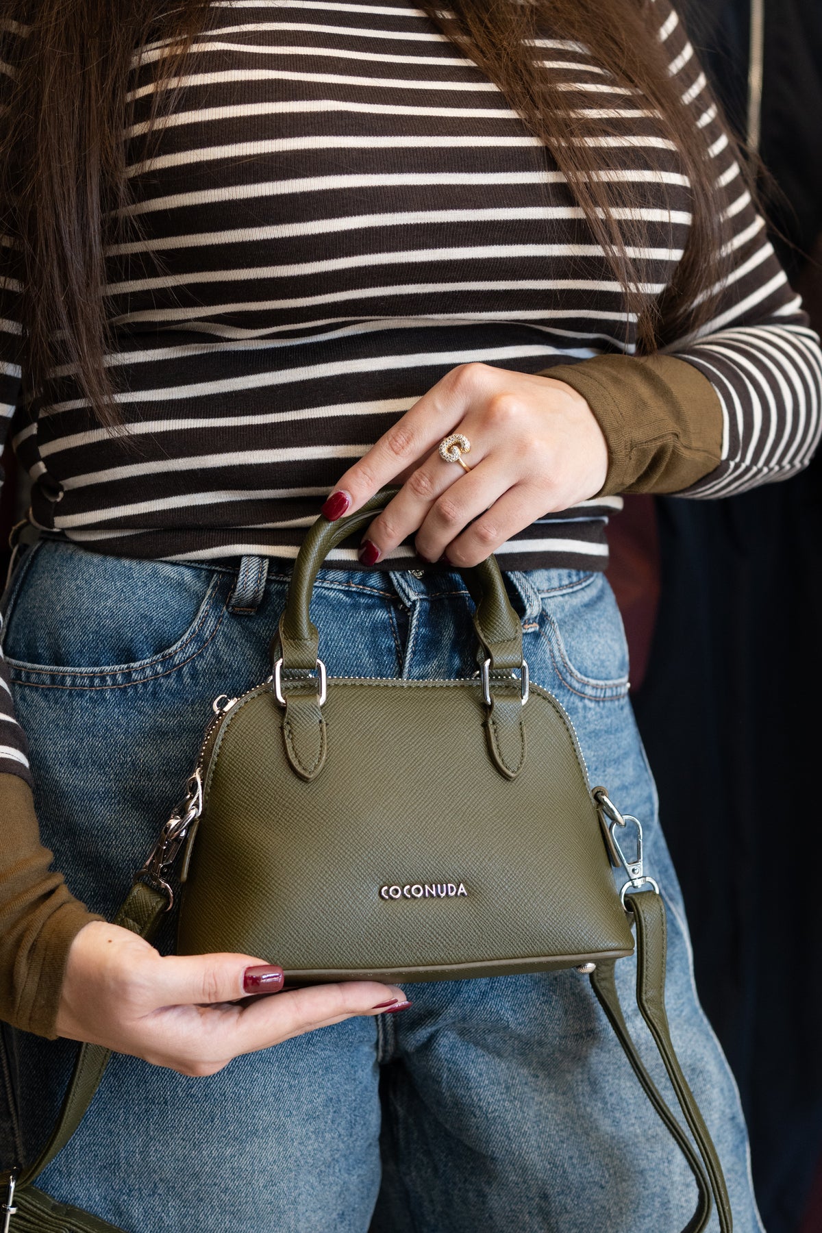 Borsa Coconuda mini bauletto verde oliva con tracolla – Borsa donna effetto saffiano | Christian Store