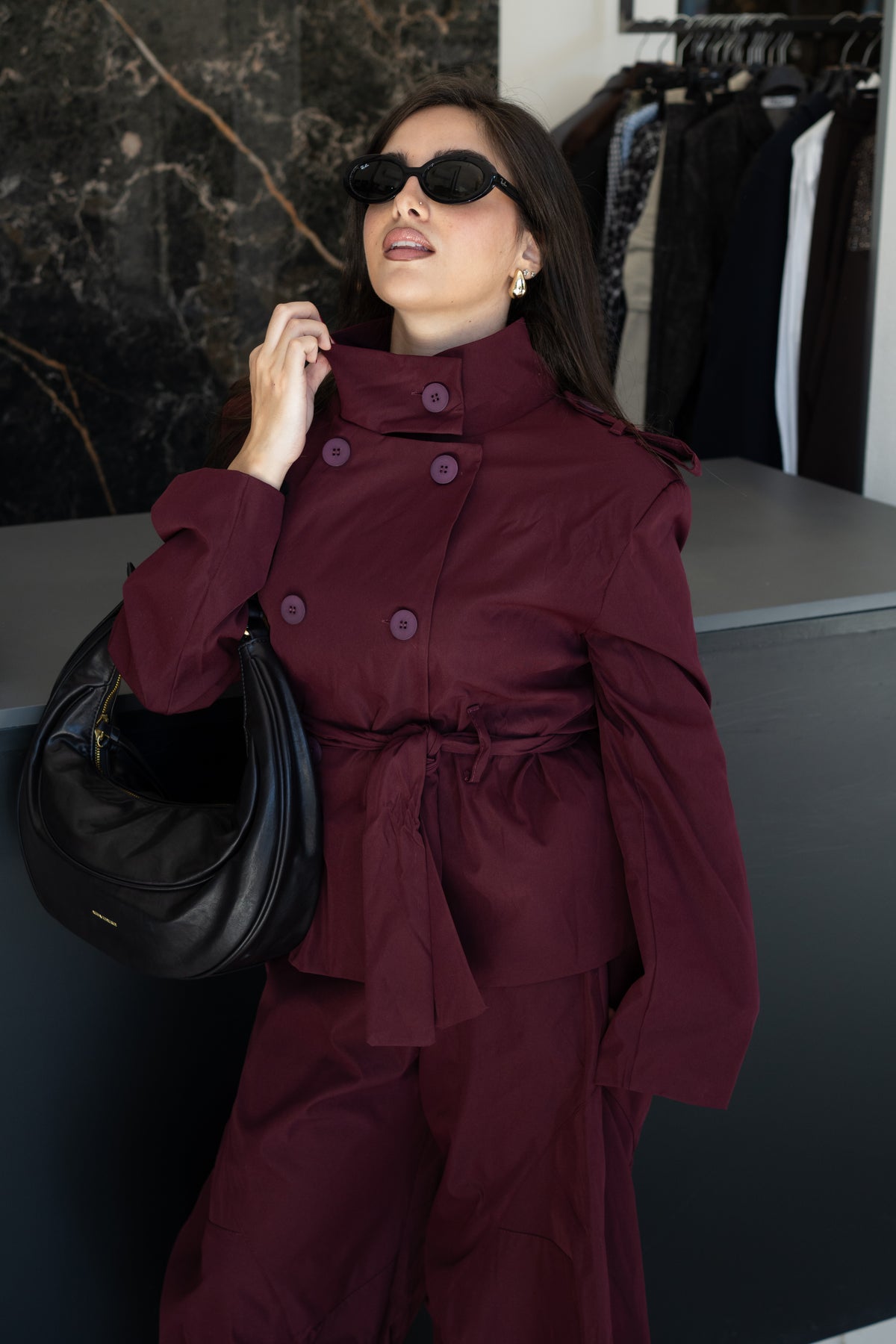 Borsa Regina Schrecker hobo nera a mezzaluna con manico dorato – Borsa donna | Christian Store