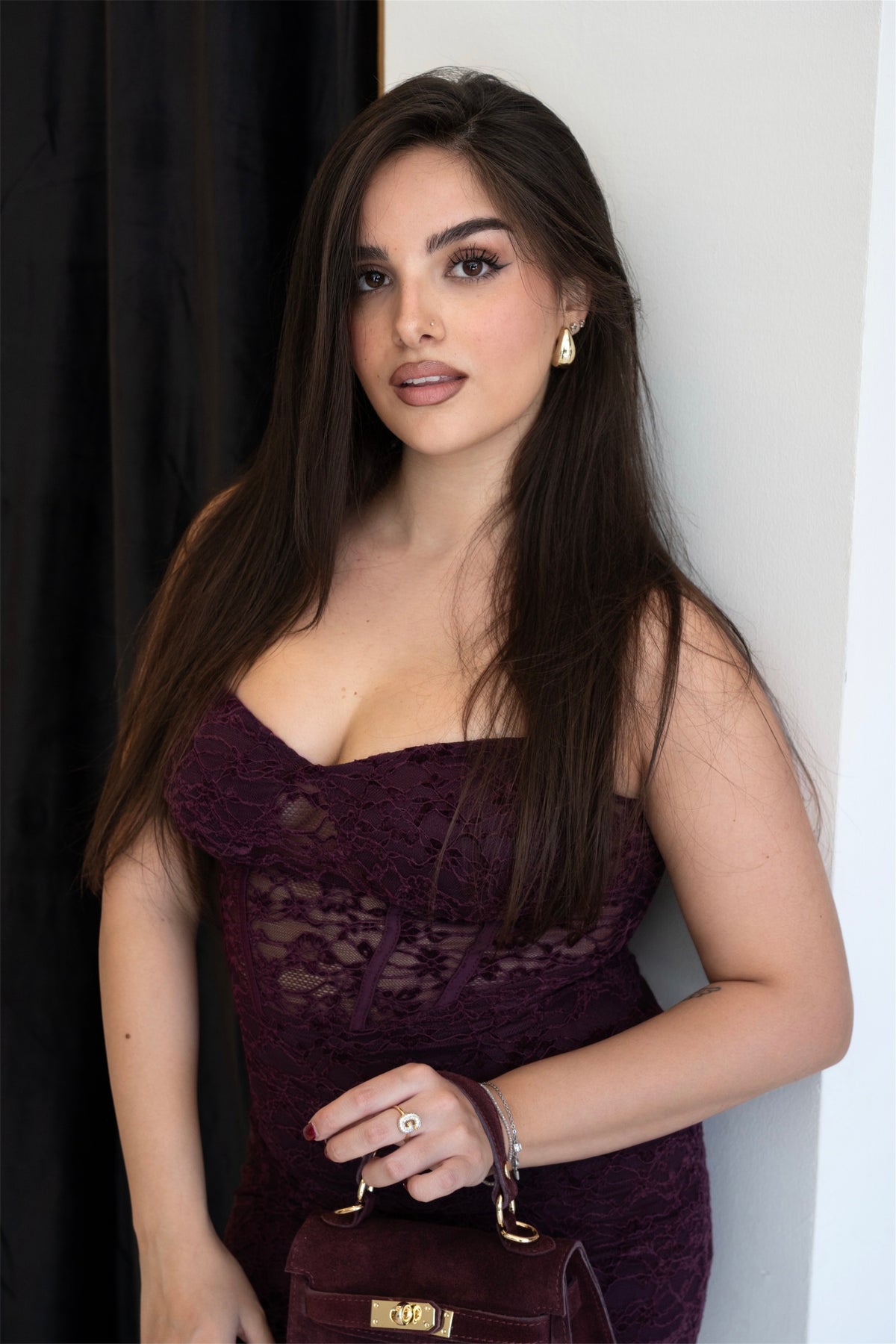 Vestito corto donna in pizzo bordeaux con corsetto e scollatura a cuore – Mini abito elegante da sera | Christian Store